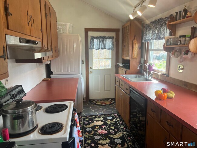 Building Photo - 389 Wyassup Rd