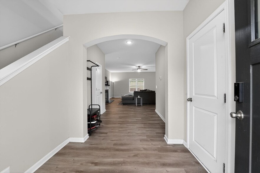 Building Photo - 5917 Neck Rd