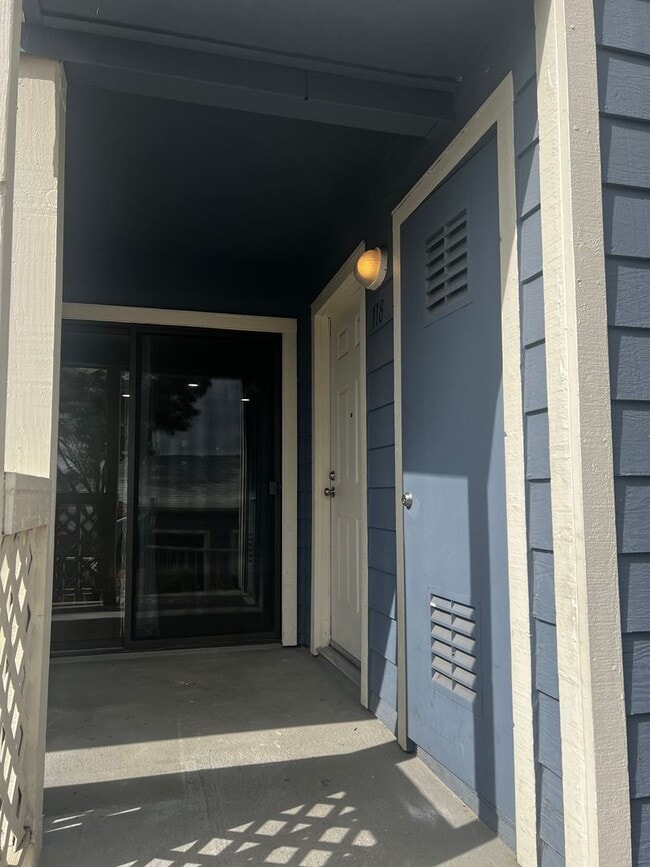 Building Photo - This Is What You’ve Been Searching For. 2 bedroom condo