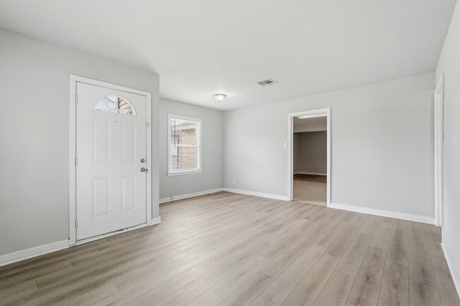 Building Photo - 4953 Bataan Rd