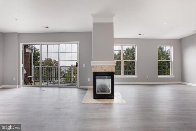 Building Photo - 12765 Fair Crest Ct