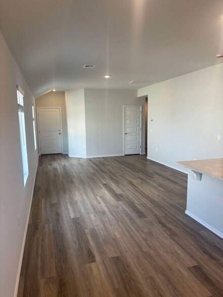 Building Photo - 9525 Gray Wolf Ln