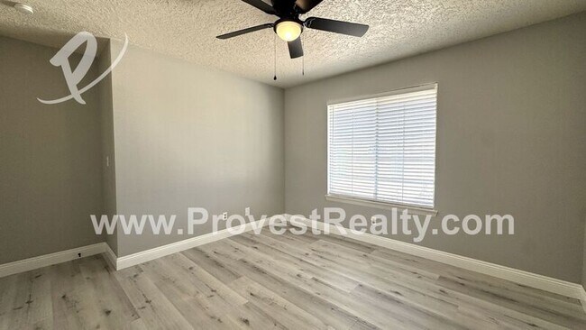 Building Photo - 13858 Rincon Rd