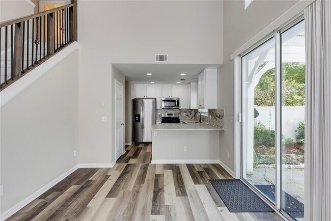 Building Photo - 283 Hiawassee Dr