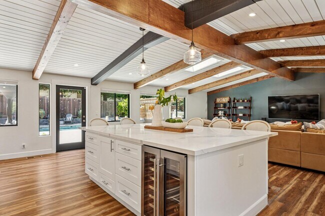 Building Photo - Luxury Single-Level Westside Alamo Home with Saltwater Pool, Spa & Outdoor Kitchen