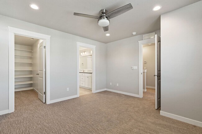 Building Photo - GORGEOUS Duplex in Payette w/3 Bedrooms & 2.5 Baths