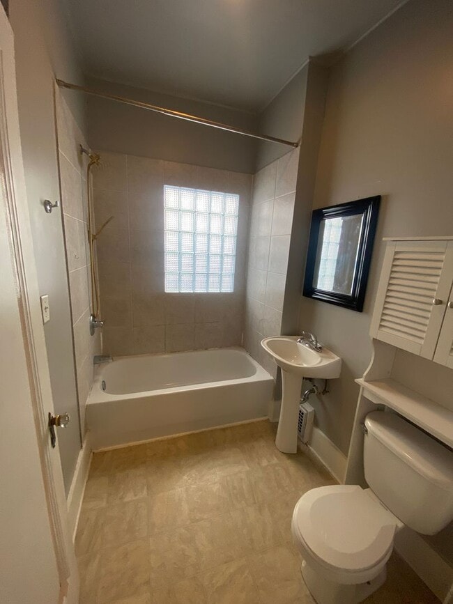 Building Photo - Davenport 2 BR Home