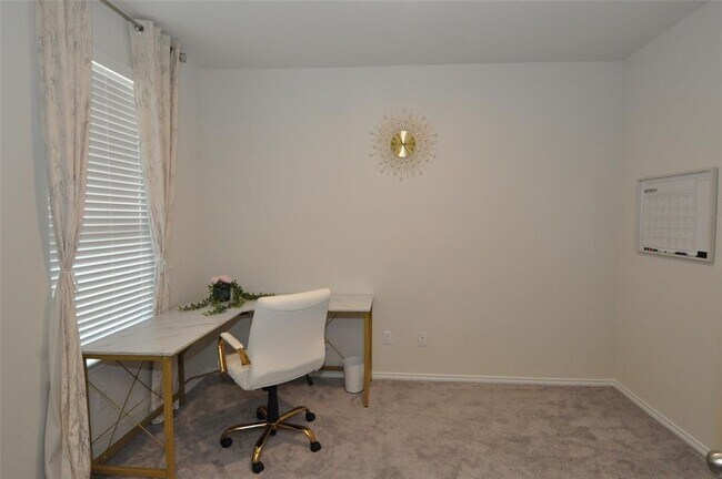 Building Photo - 1717 T H Johnson Dr