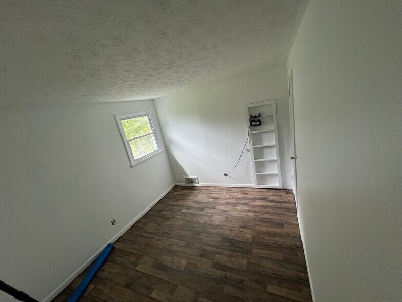 Building Photo - 2881 Kittering Rd