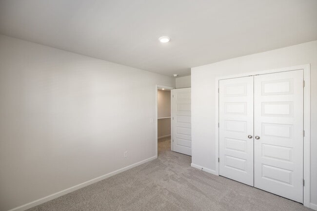 Building Photo - 616 Emerson Ln