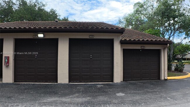 Building Photo - 4541 W McNab Rd