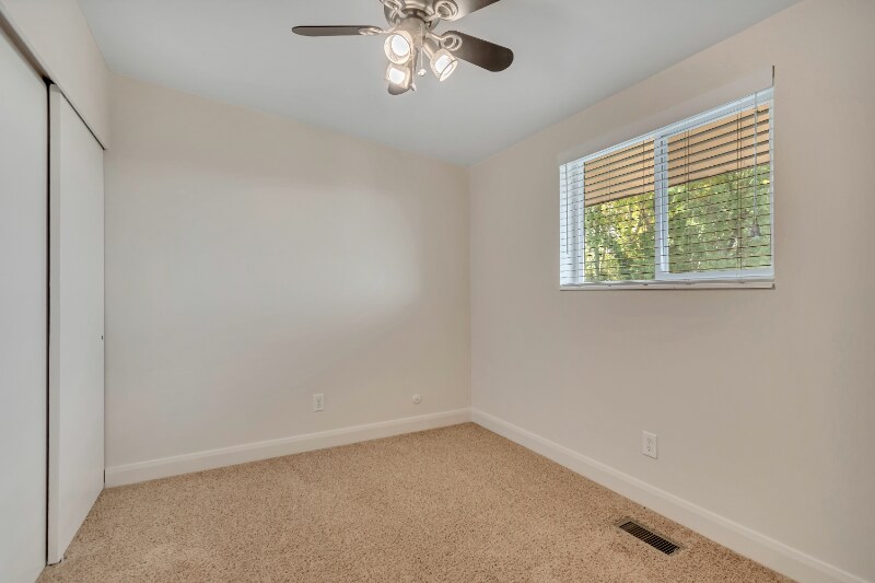 Building Photo - 475 N St E