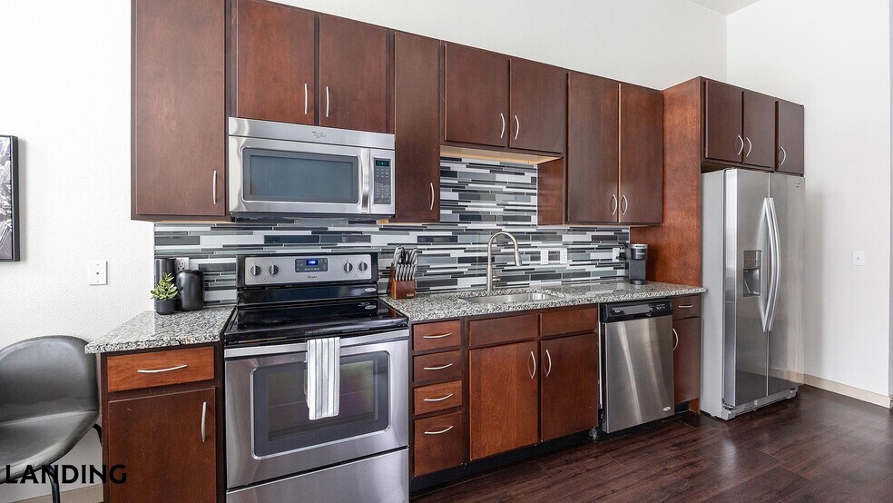 Building Photo - 1550 N Raleigh St