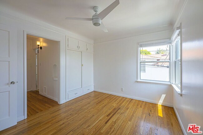 Building Photo - 2110 California Ave