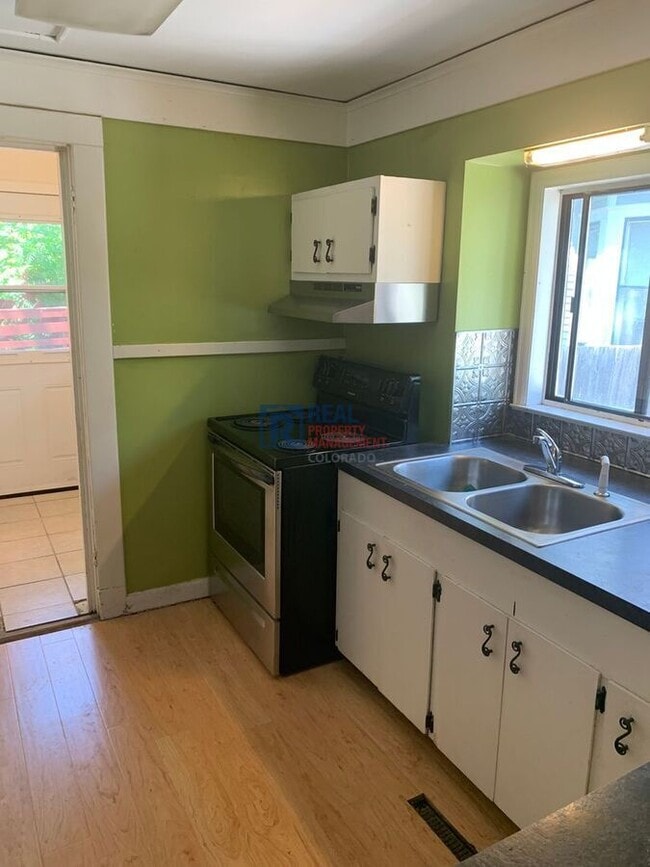 Building Photo - 1531 9th Ave