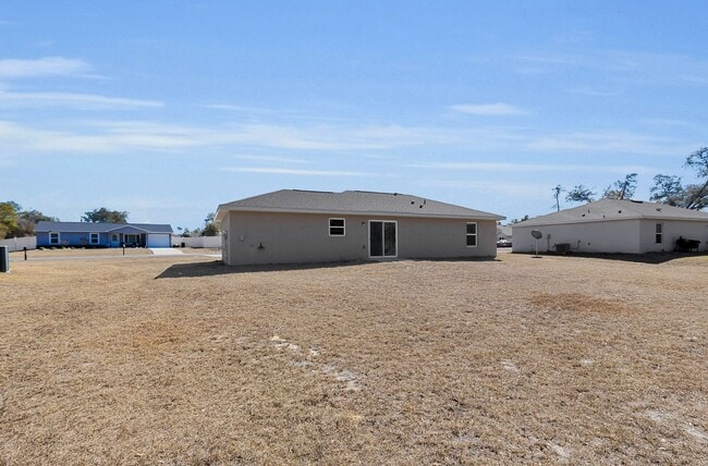 Building Photo - 3/2 Rental South of Ocala!