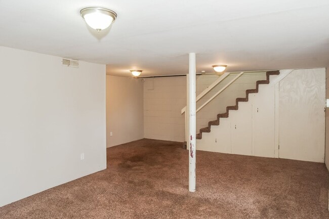 Building Photo - 3206 Bayless Dr SW