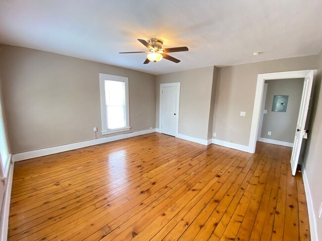 Building Photo - Hunter Ave 1273-1275 TNB