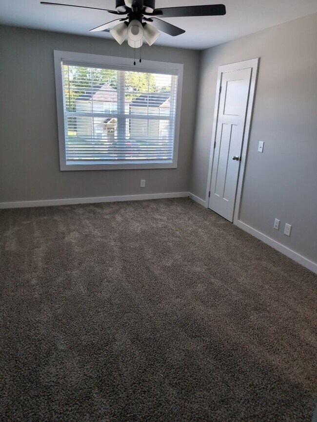 Building Photo - 338 Honey Comb Court