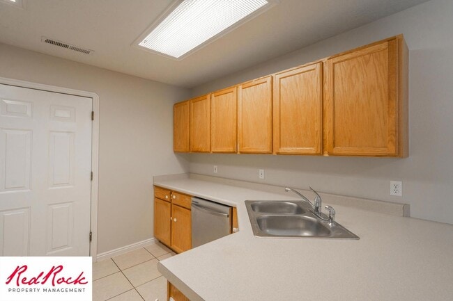 Building Photo - Charming 3 Bed, 2 Bath Home in the Heart of St. George!