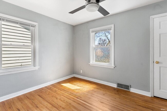 Building Photo - 1730 Clover Ln