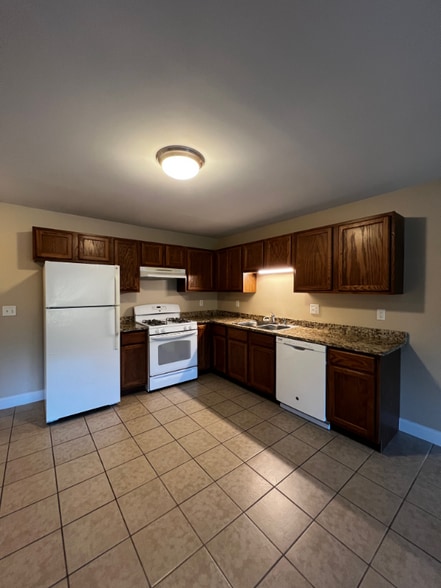 Building Photo - 62 Lincoln St