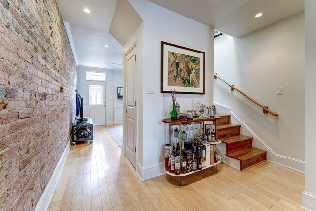 Open floor plan allows for decorating in many ways! - 602 14th Pl NE