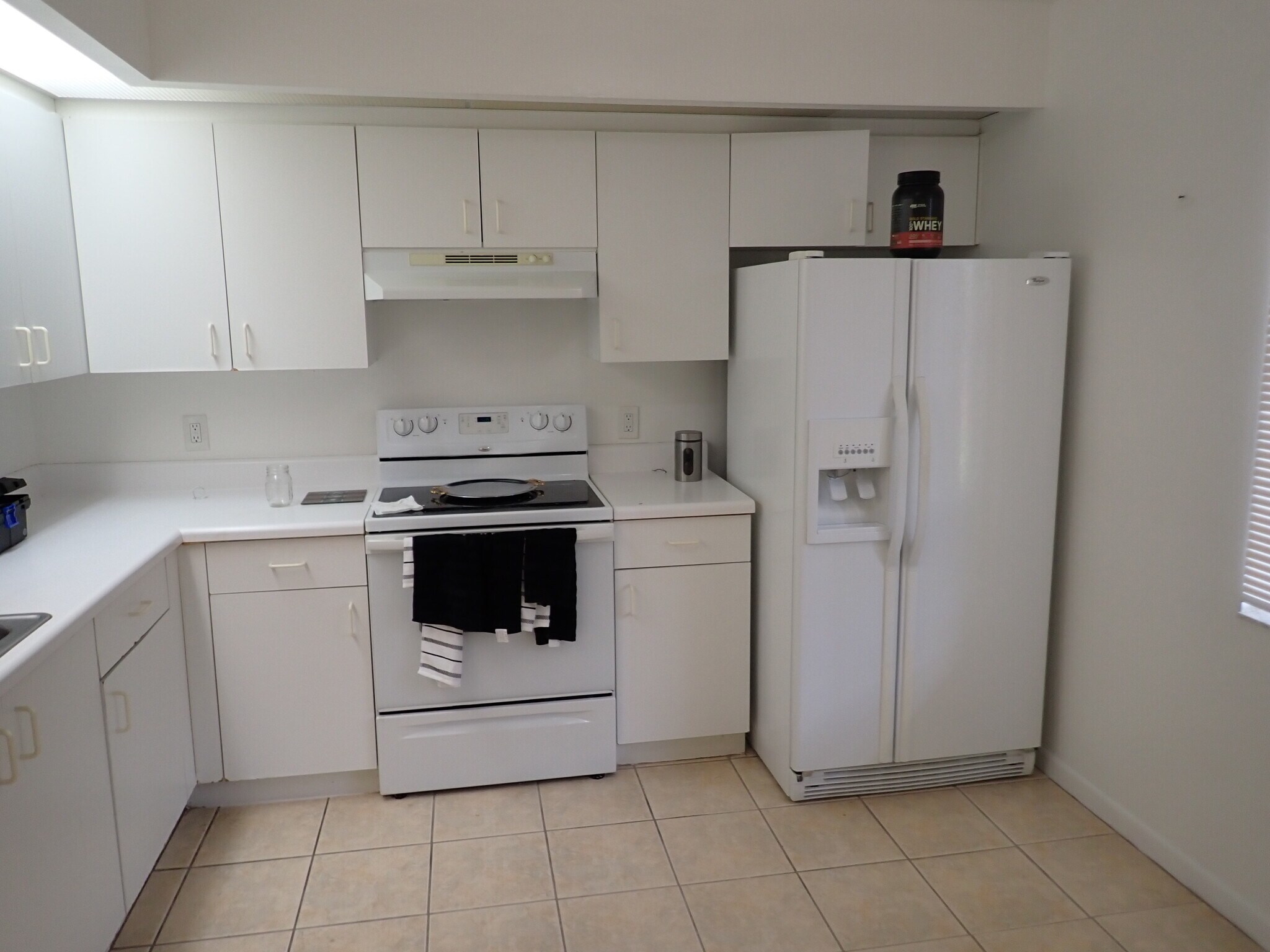 DISHWASHER AND FRIDGE - 1601 SW 128th Ter