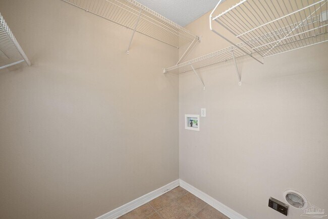 Building Photo - 9771 Cobblebrook Dr