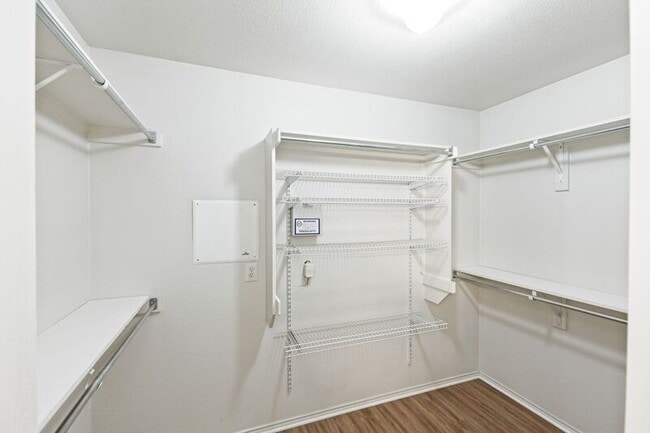 Building Photo - 2309 Mallard Dr