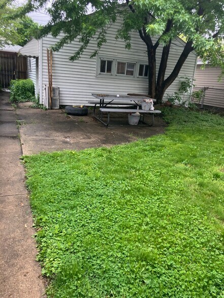 Building Photo - 7344 S Rockwell St