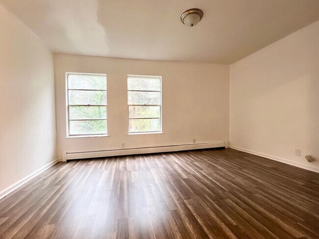 Building Photo - 309 Ross St NE