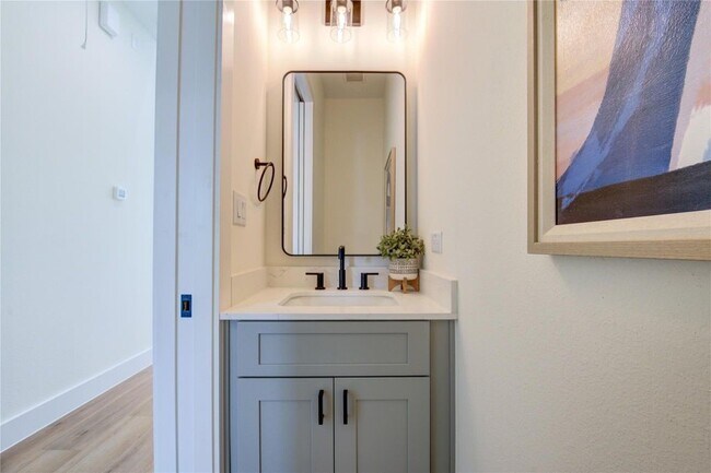 Building Photo - 6121 Pacific Frst Dr