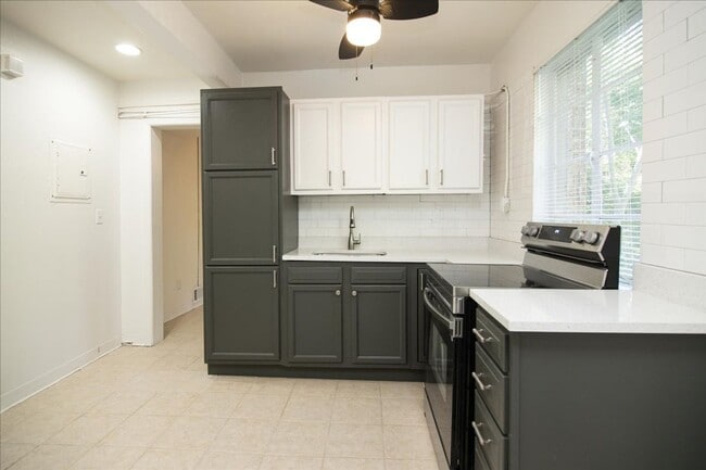 Building Photo - Newly Renovated 2/2 Duplex Unit Minutes From Decatur Square & Va Highlands!