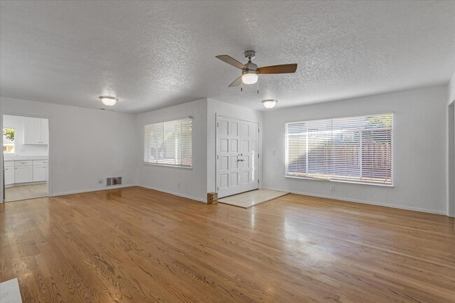 Building Photo - 1878 Cabana Dr