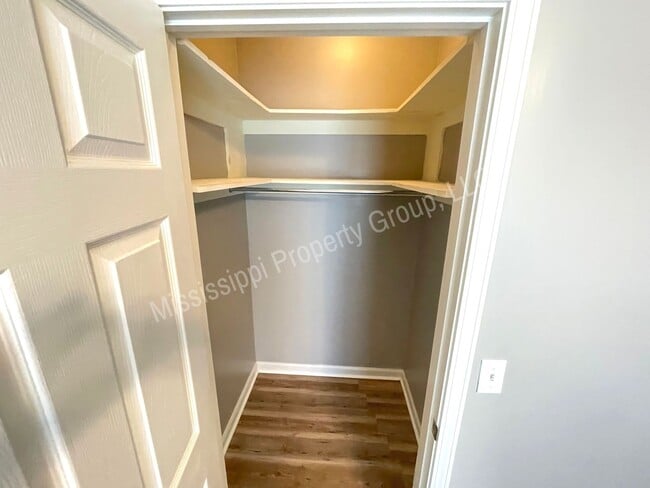 Building Photo - 3BD/2BA FOR RENT