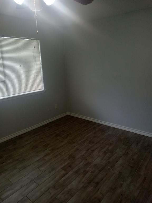 Building Photo - 5625 Antoine Dr