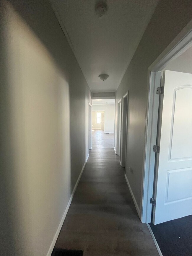 Building Photo - 8 Morgan St