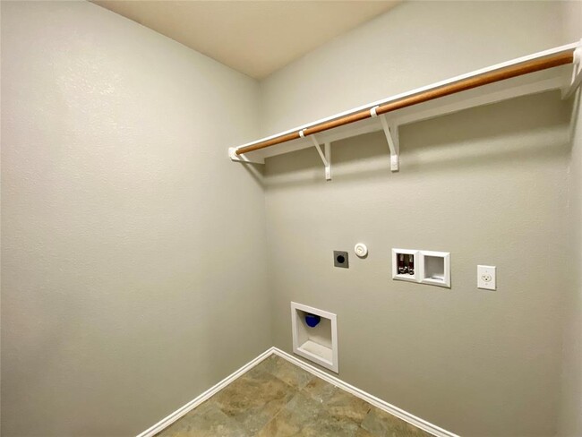 Building Photo - 5524 Kleberg Trail