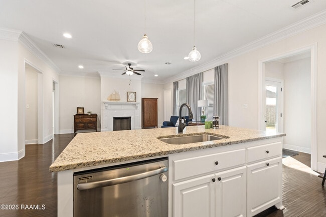Building Photo - 110 Olivewood Dr
