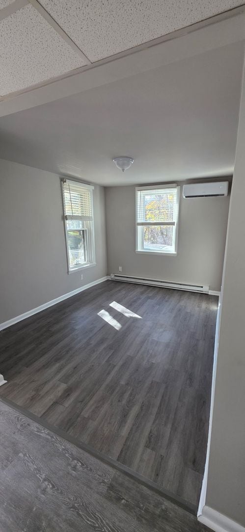 Building Photo - 123 W Main St