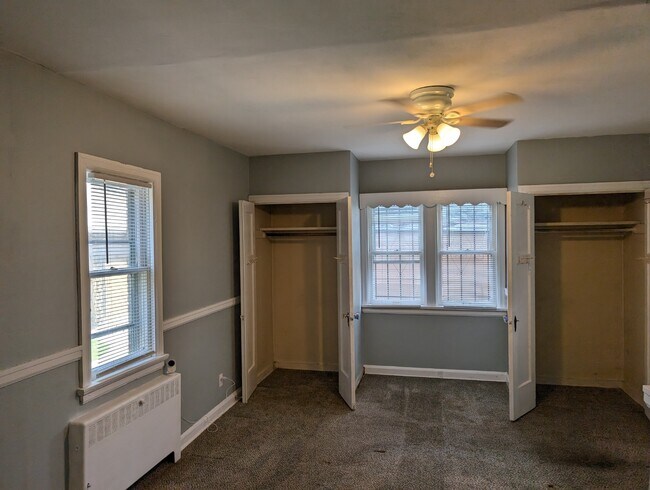 Building Photo - Renovated 3BR/1.5BA | 1,200 Sq Ft | Pet Fr...