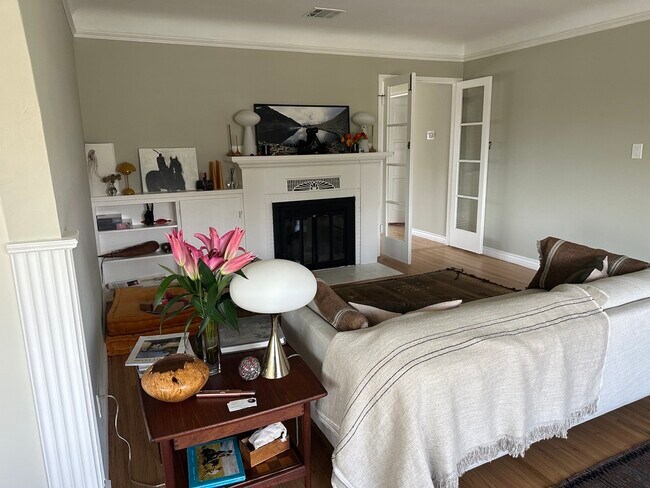 Building Photo - 1029 Chautauqua Blvd