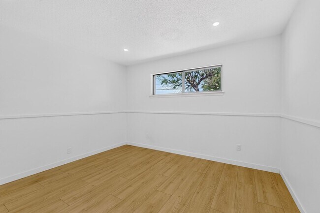 Building Photo - 824 Ortega Rd NW
