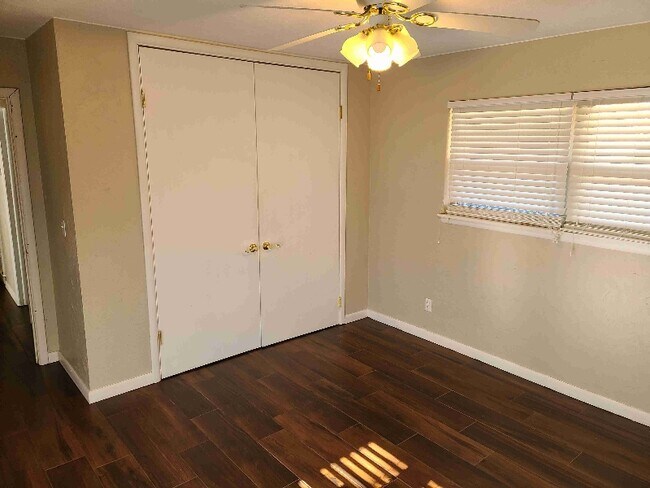 Building Photo - 2152 Huntleigh Dr