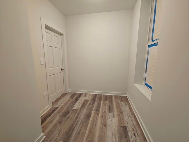 Building Photo - 2216 W 21st Pl