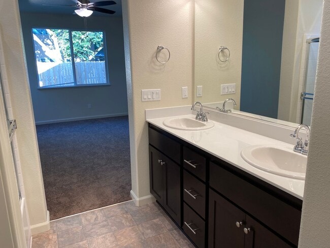 Building Photo - NEWER 3 Bedroom 2 Bath Home For Rent in Gated Community