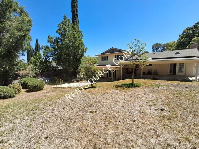 Building Photo - 26421 Torrey Pines Dr