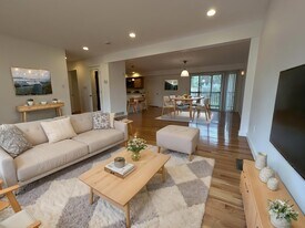 Building Photo - 22 Broadlawn Park