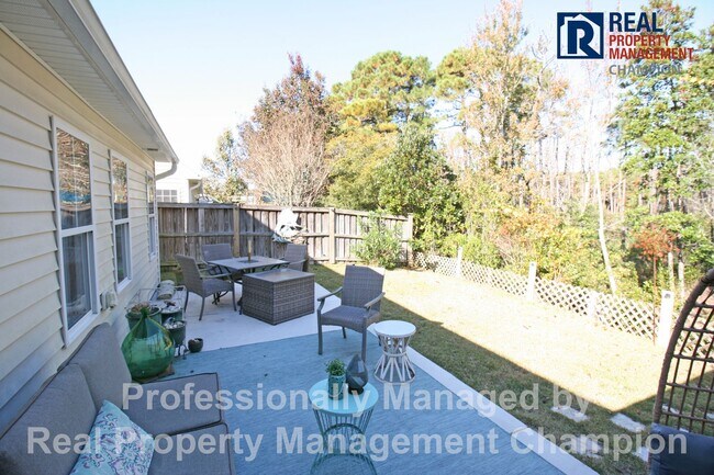 Building Photo - Immaculate Home Featuring Open Floorplan, Soaring Ceiling and Bonus Room